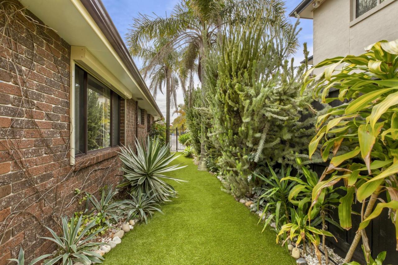 Beachside Villa Ettalong Beach Exterior photo